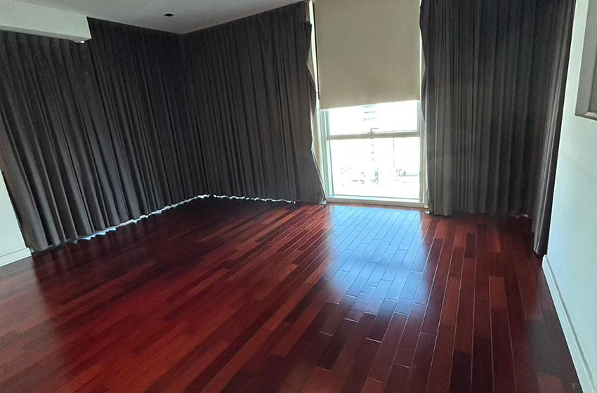 Condominium in Ploenchit : Athenee Residence 